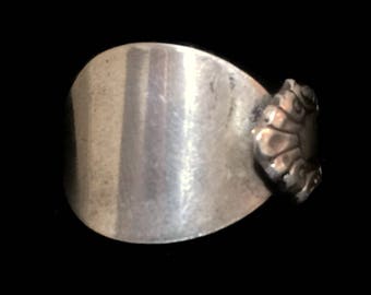 A Vintage Spoon Band size 7.50 adj Sterling Silver Ring. women