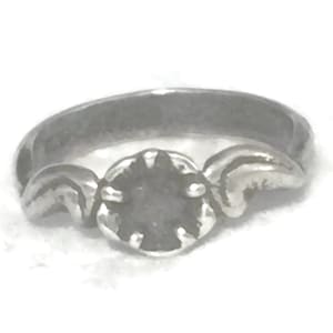 Vintage Flower Ring Size 6 Plus Floral Band Size 6 Stacker Ring Size 6 Stacker Band Size 6 Hippy Band Size 6 Sterling Silver Ring Size 6