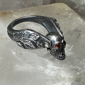 Skull ring size 8.25 leaves biker Ugo Cacciatori floral band sterling silver women