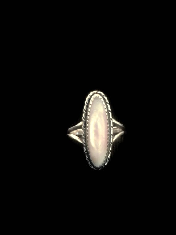Navajo Ring Size 8 Mother of Pearl Ring Vintage MO