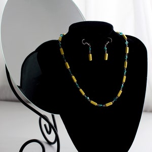 Necklace, earrings and bracelet set. Silver tone. Handmade link jewelry set. Yellow and green color necklace. Unique colors womens set.