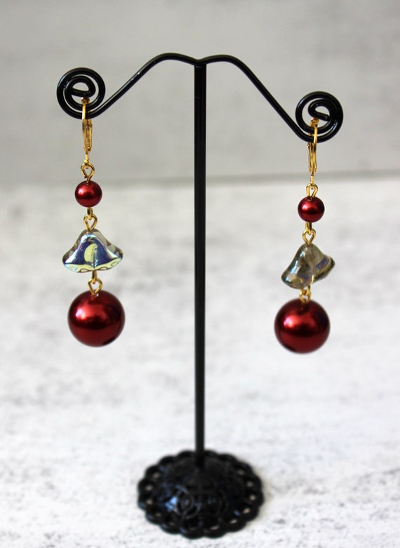 Boucles D'oreilles Originales Rubans Rouge Et Doré Avec Perle Verte - Pendantes Crochet - Neuf
