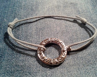 Silvery grey coullisant knot charm bracelet