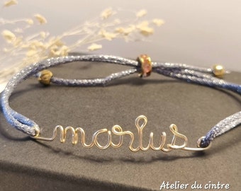Bracelet personnalisable avec prénom ou message en Gold Filled ou 14 carats. Faites-vous plaisir ou offrez un beau cadeau pour les mamans...