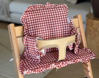 Berry Gingham-kussen voor Stokke Tripp Trap | Kinderstoelkussen met ruches