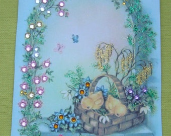 Carte pour Pâques faite main - image rétro poussins dans un panier et fleurs - strass et paillettes - enveloppe