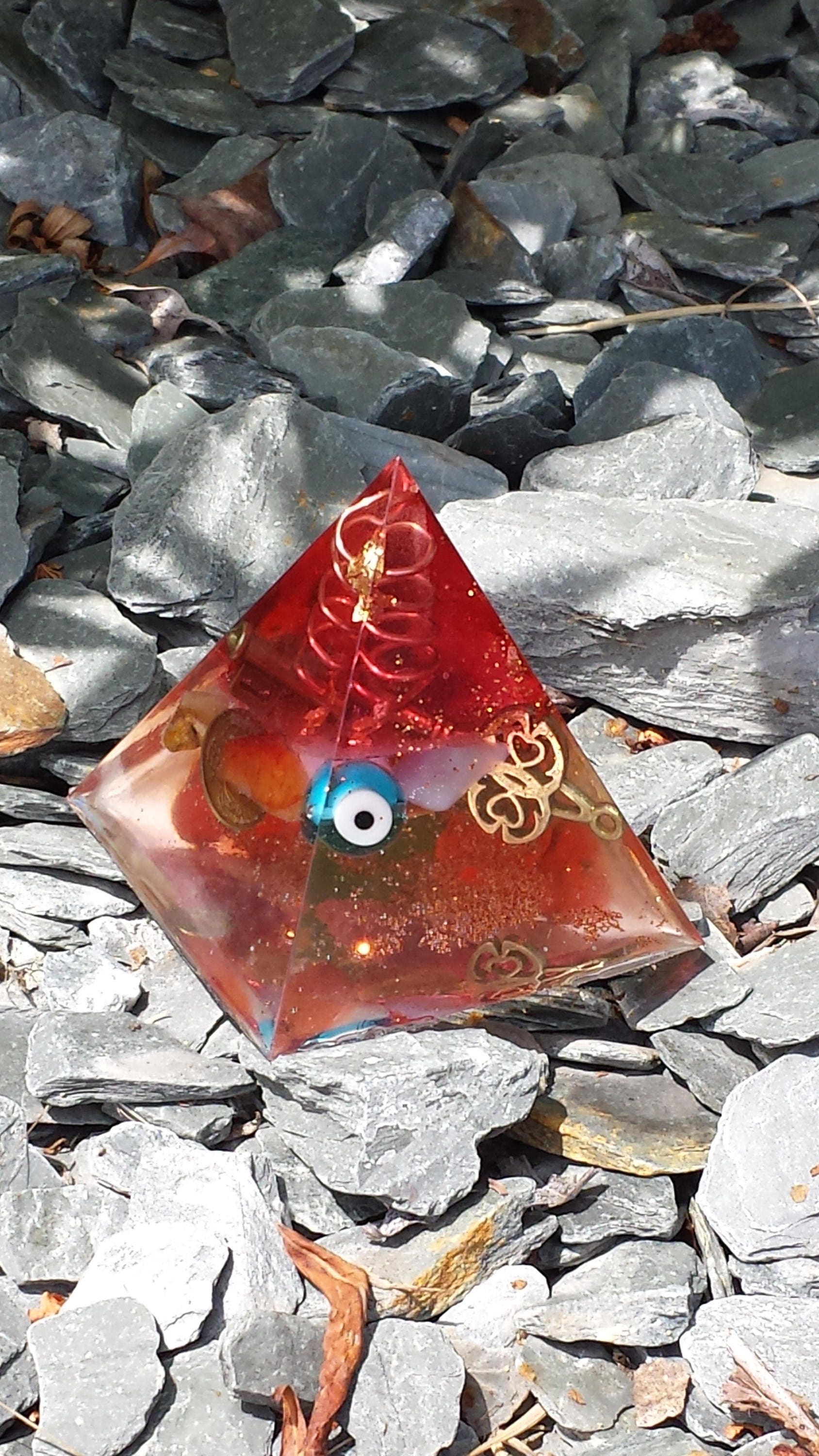 Orgonite Pyramide Pointe Rose