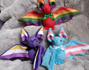 Chauve-souris artisanale LGBTQ+ – Peluche faite main aux couleurs Pride – Cadeau inclusif et symbolique