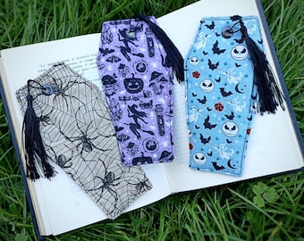 Sarg-Lesezeichen aus Stoff – Personalisierbar | Gothic- und Halloween-Stil | Mit schwarzer Quaste