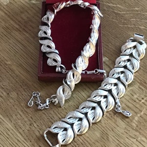 beautiful, vintage, jewelry set. Coro set.