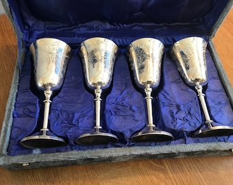 copas de vino antiguas. copas de vino plateadas.