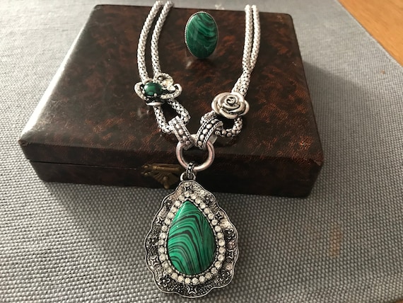 set of jewelry. vintage costume jewelry.