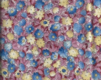 Flannel British fabric with pink, blue and yellow flowers - 55x30 cm