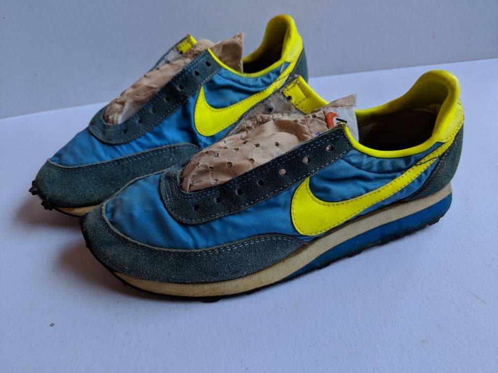 vintage 70s nike shoes