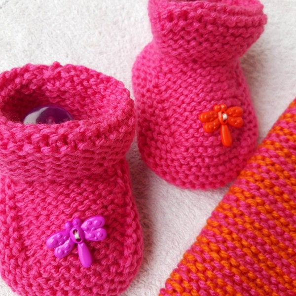 Snood bébé + chaussons en laine très douce avec petits accessoires ., cadeau, tricot, unmoutonmedemanda