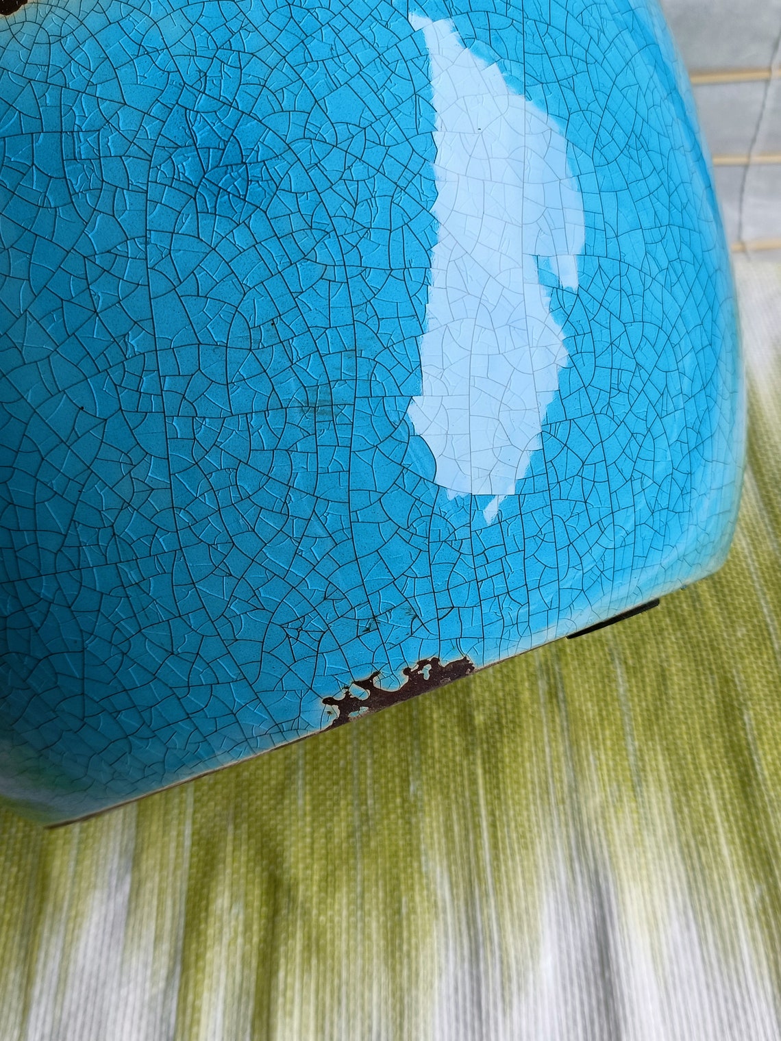 How Chevron Patterns Shine in Art Deco Spaces - awedeco.com