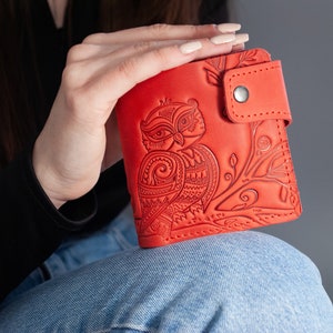 Women Small Wallet, Small Leather Wallet Women&#39;s, Minimalist Bird Carved Wallet, Handmade Genuine Leather Wallet, Leather Wallet