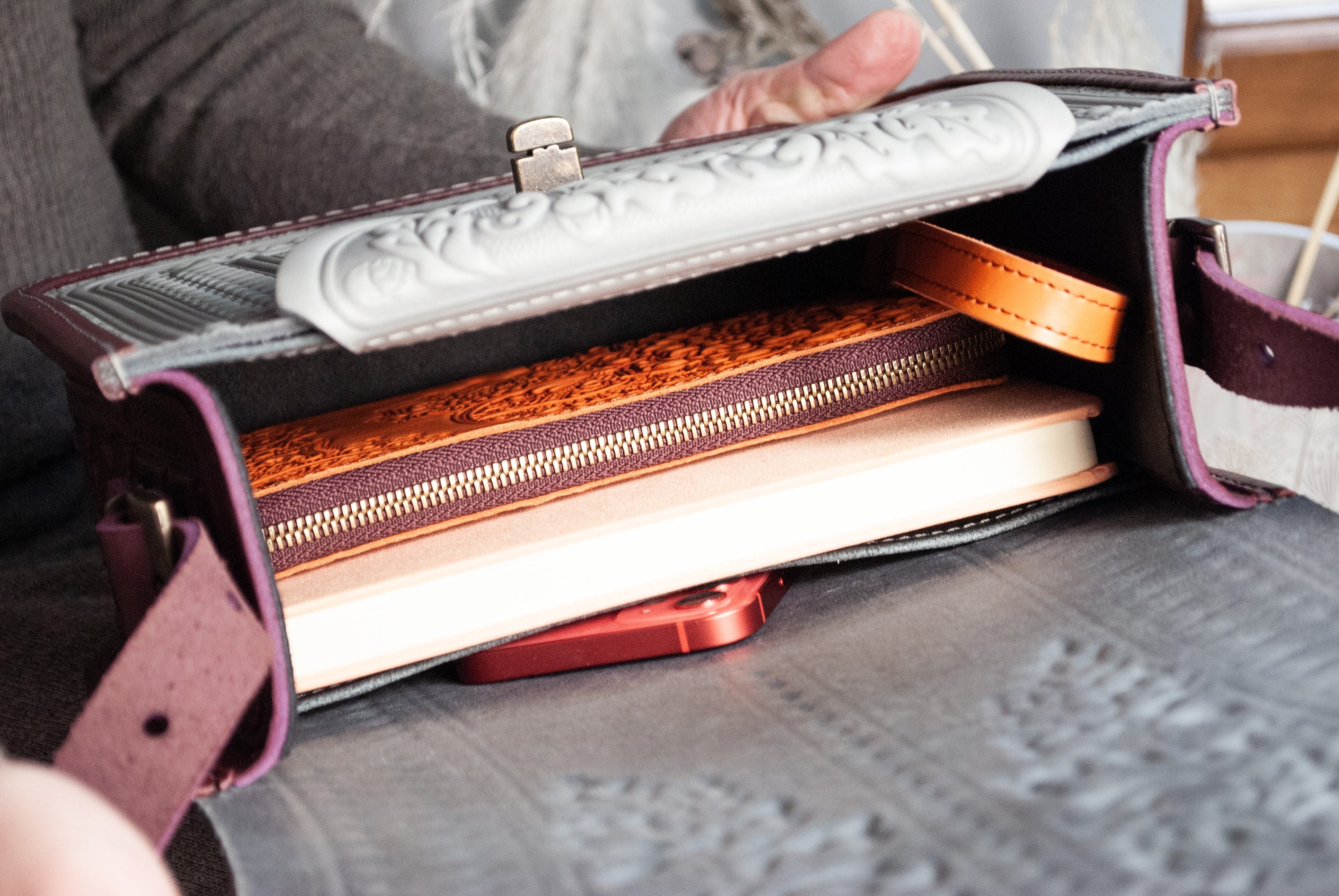Handbag Embossed Leather Messenger, Bag for Woman, Capacious Purse ...