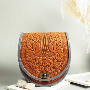 Crossbody Bag, Ginger Handcrafted Leather Bag, Genuine leather bag, Embossed ladie’s purse, Crossbody small leather bag, Western bag