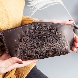 Hand Crafted Cosmetic Case, High Quality Makeup Case, Custom Case with Zipper, Small Makeup pouch, travel pouch, Leather makeup