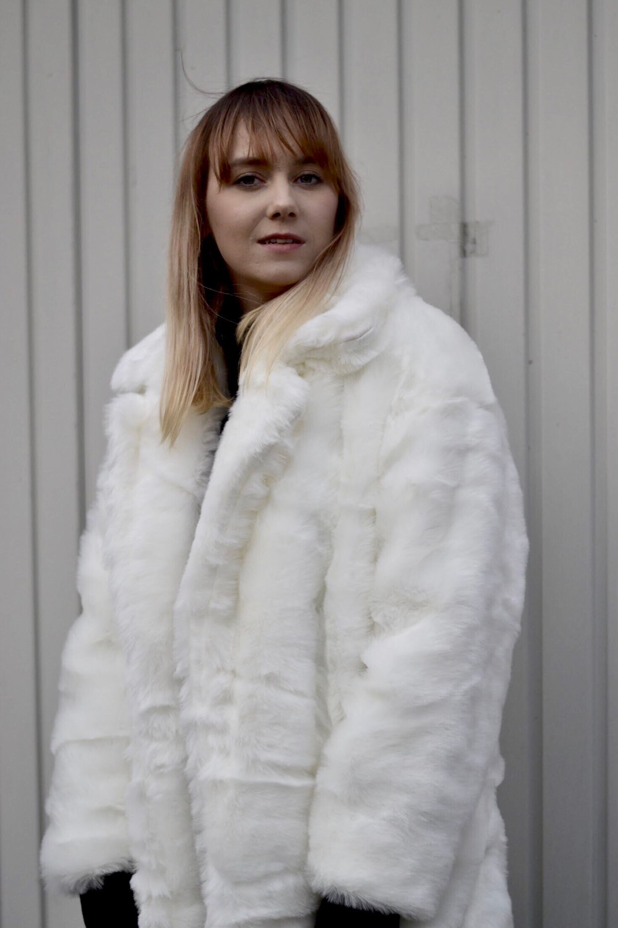 Faux fur top coat off white