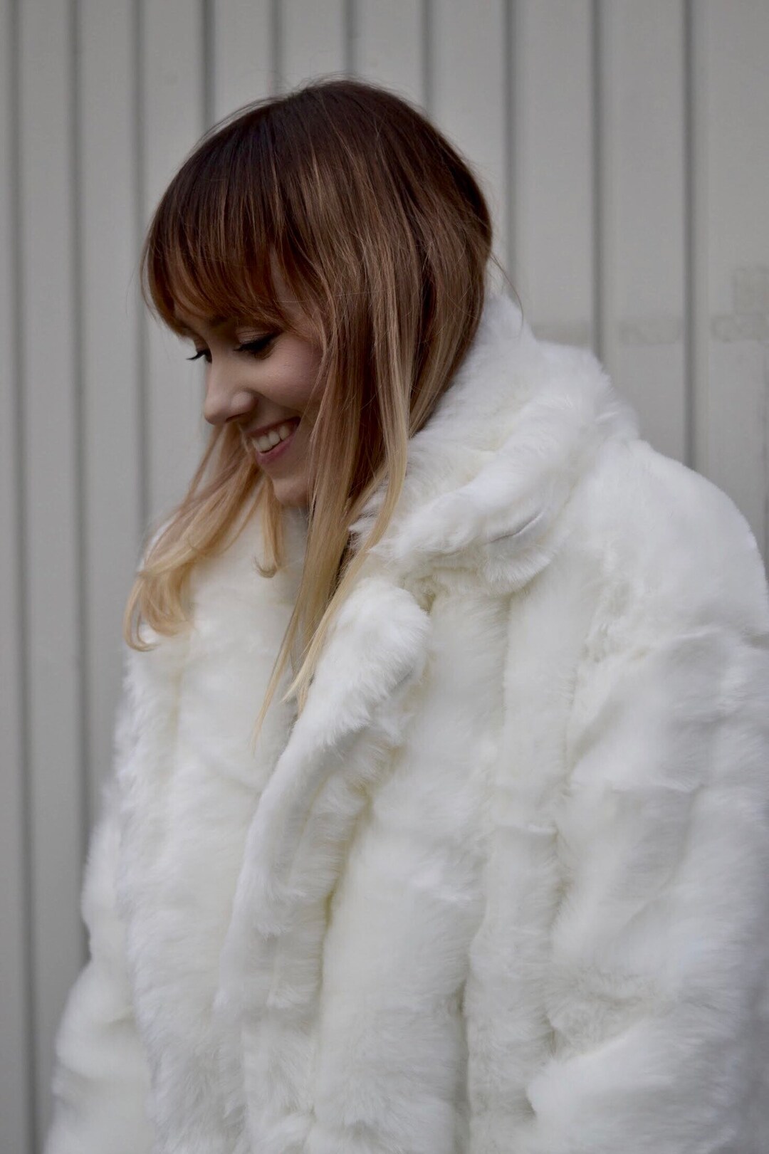 andwang White mix fake fur coat 【long】 il_1080xN.2116633994_tbbs.jpg