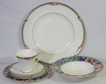 Royal Doulton Dinnerware Sets 24 Pieces, Orchard Hill, Flowers and Fruit Design with Gold Trim, Made in England 1994, 6 Piece Place Settings