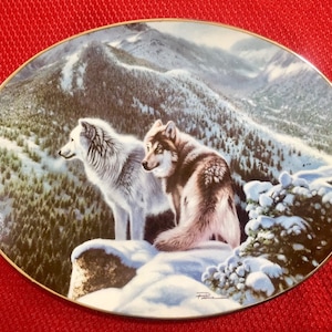 The Lookouts by Daniel Renn Pierce, Shadow Guardians Collection, Fifth Issue, Limited Edition Collectible Wolf Plate from 1997, Bradex