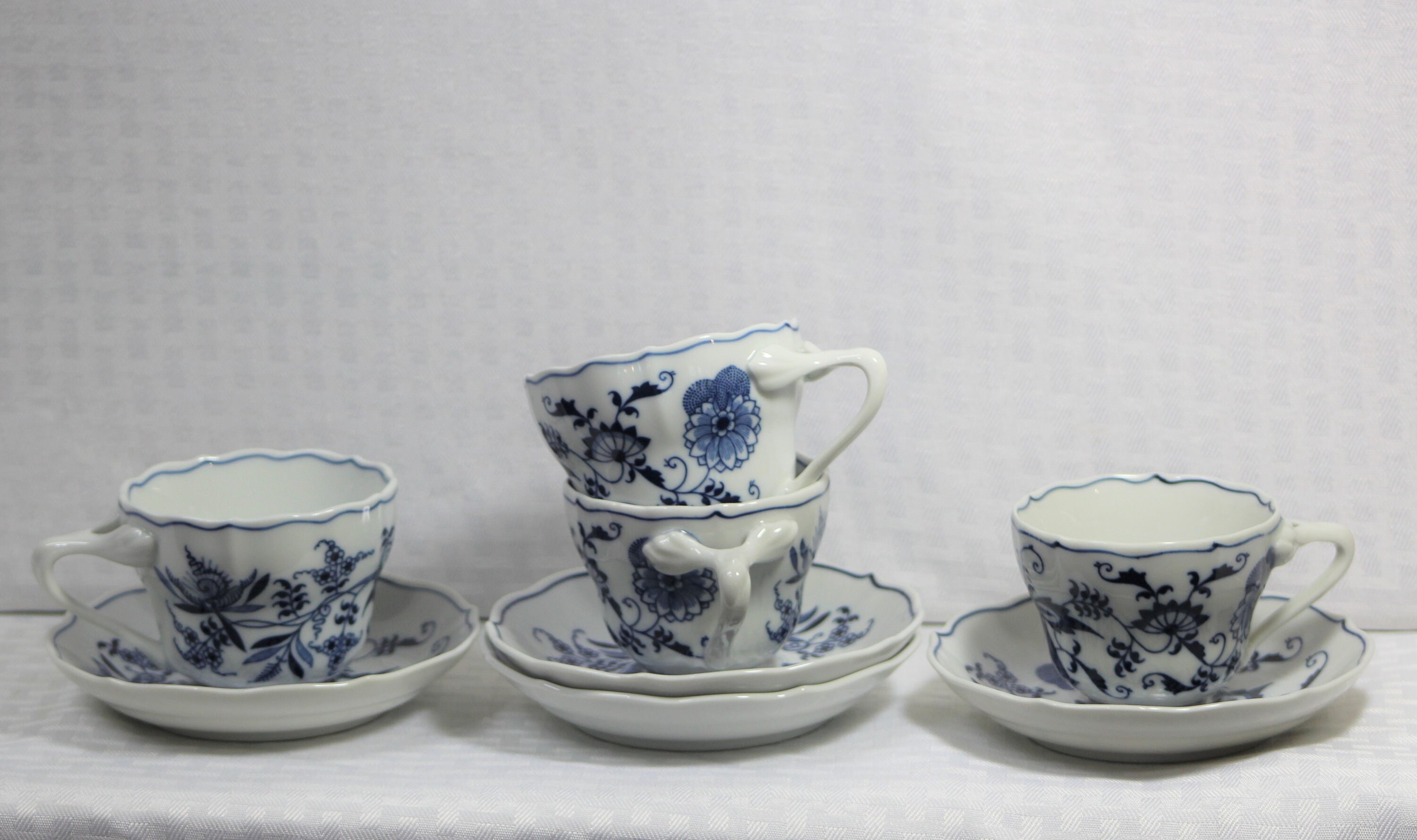 Blue Danube Tea Cups and Saucers Tripod Handles Blue Onion - Etsy