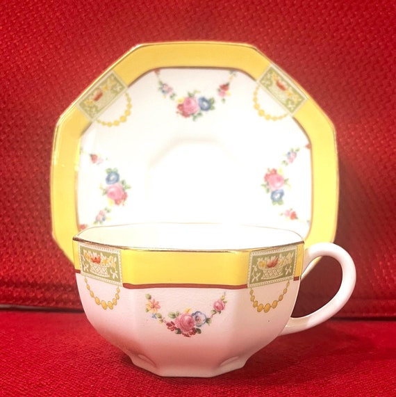 アンティーク ロイヤル・ドルトン Antique Royal Doulton Hexagonal Cup & Saucer 1910, Yellow and
