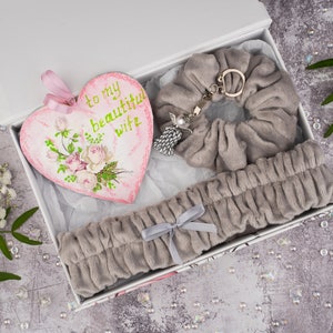 5. Jahrestag Geschenk für Frau personalisierte Geschenke Freundin Cozy Box Frauen Pamper Geschenk sie fünf Jahre zu meiner schönen Frau Herzverzierung