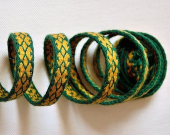 Green and yellow belt, diamonds, card weaving, handmade in France, historical evocation/medieval inspiration