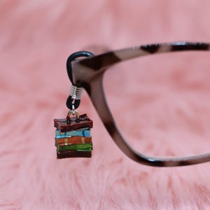 3D Stack of Books Glasses Charms – Set of 2 Slip-On Eyewear Dangles for Book Lovers