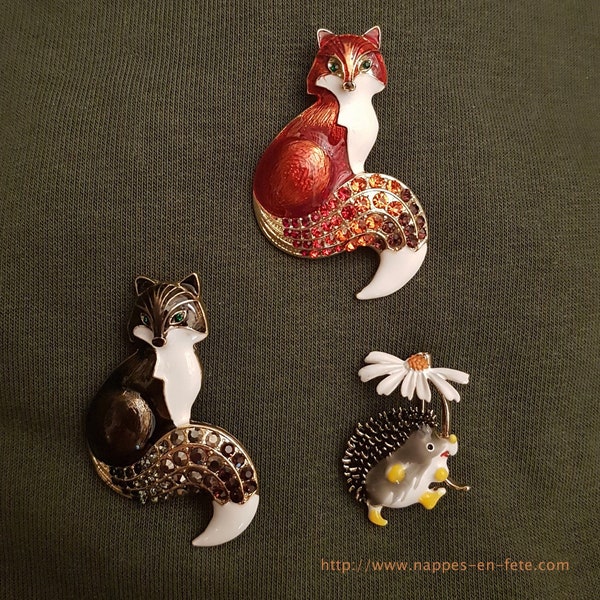 Broche renard ou hérisson, broche animal émaillée  porte bonheur  pour jeune fille