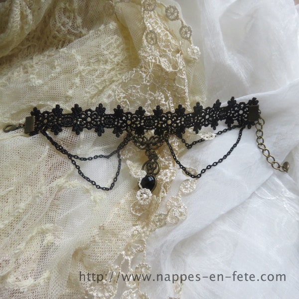 Elégant  bracelet gothique en dentelle noire avec cœur