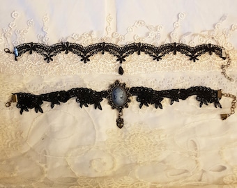 Collier gothique en dentelle noire avec médaillon camée et pendentif cœur