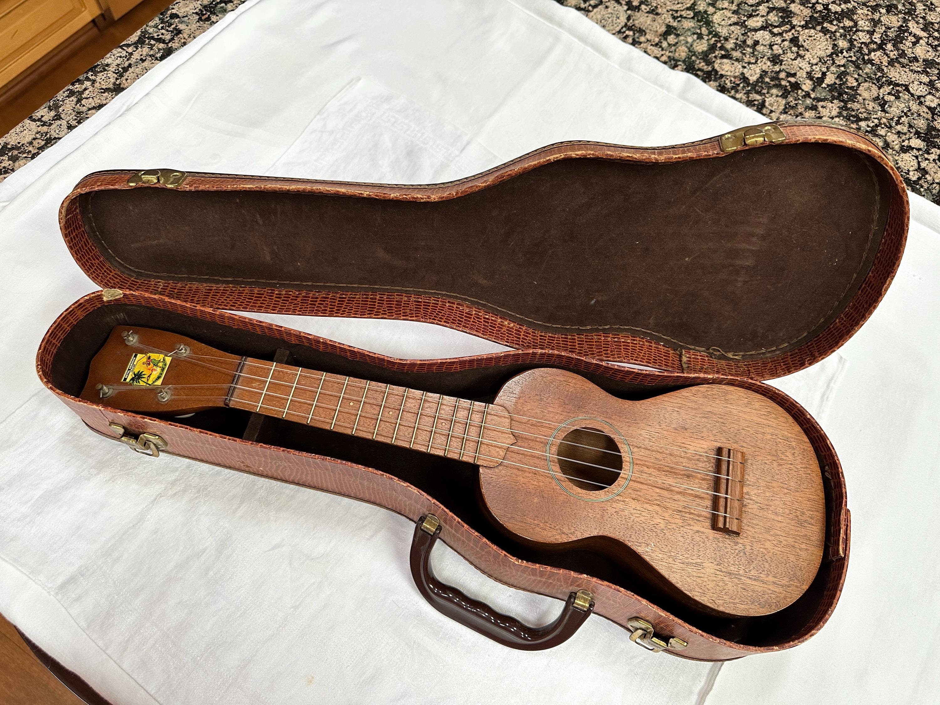 1940s Gretsch Ukulele W/ Case! Royal Hawaiian Craft Sticker Over 