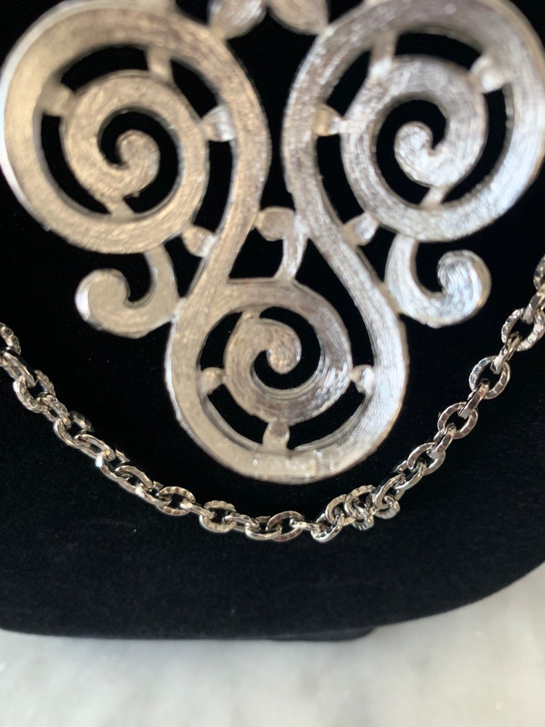 Beautiful Vintage Crown Trifari Double Strand Swirl Triquetra Pendant Polished and Brushed Silver Tone Signed Necklace SHIPS FREE