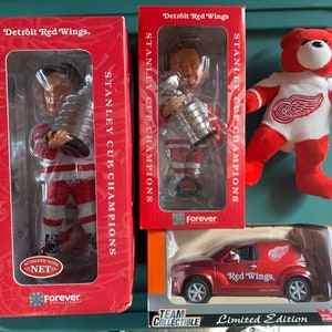 Set of 2002 Stanley Cup Champions Detroit Red Wings Memorabilia Team Bear Bobbleheads and PT Cruiser Collectible Retror