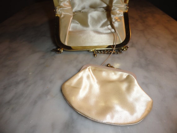Vintage Gold Metallic Kisslock Scrollwork Handbag… - image 4