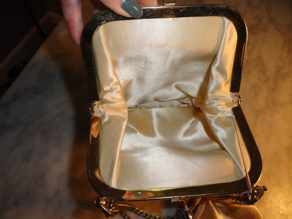 Vintage Gold Metallic Kisslock Scrollwork Handbag… - image 5