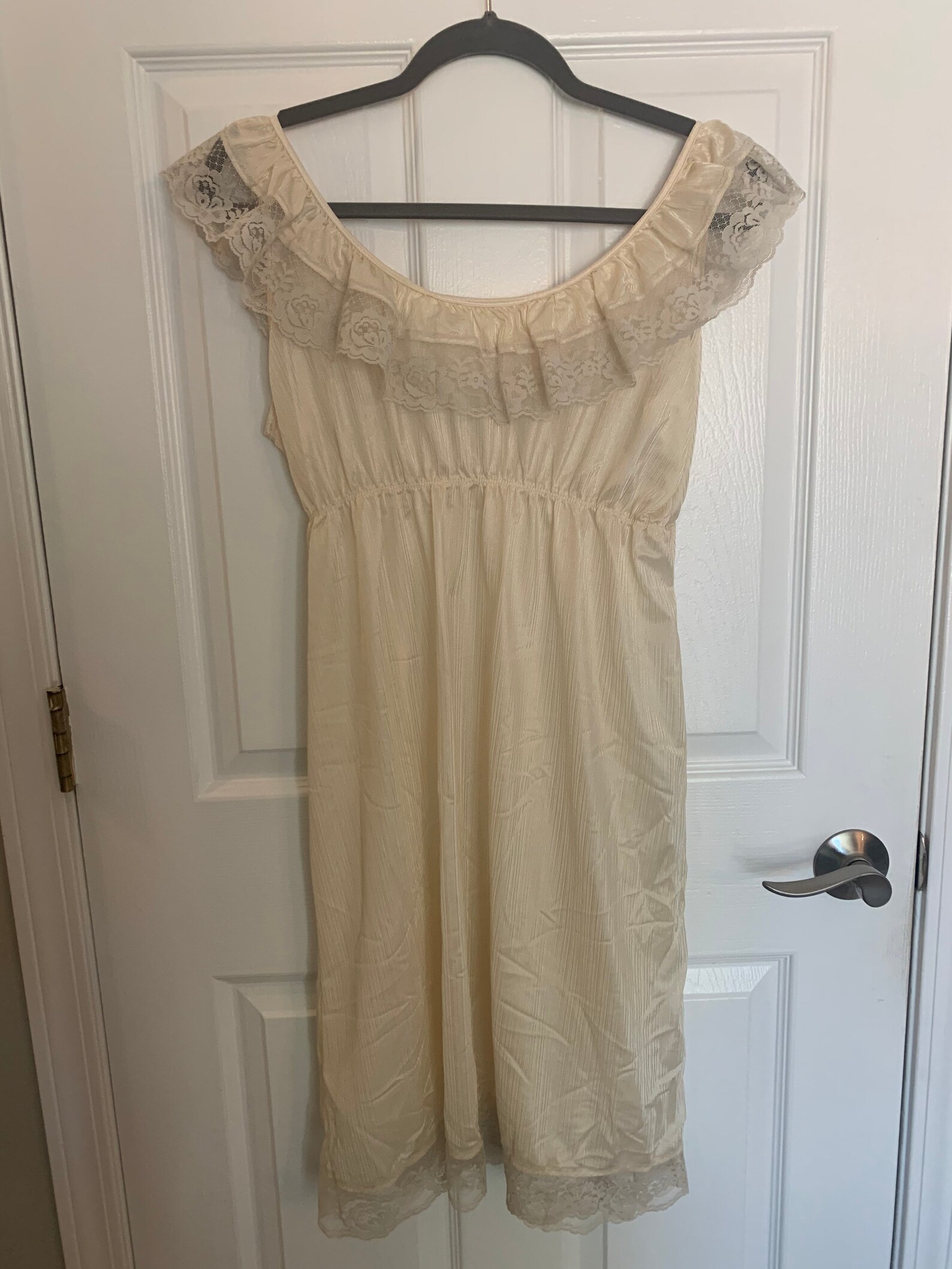 Vintage Off White Lace Trimmed Nightgown Empire Elastic