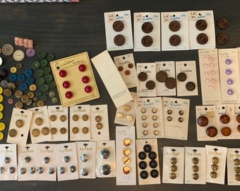 Lot 4 Le Chic Vintage BROWN & Gold Plastic Buttons on card .5" 