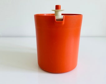 Orange Tupperware Juice Pitcher Container / Vintage Tupperware Jug With  Push Button White Secure Lid / Retro Canadian 1970s / 1.5 Quart 