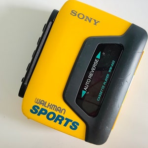 Vintage Sony Sports Walkman / 1990s Cassette Player / Working Sony