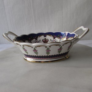 Porcelain Bowl with handles Queen Victoria&#39;s Bowl - The Royal Collection