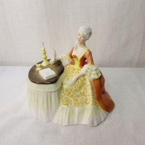 Royal Daulton figurine MEDITATION c. 1970