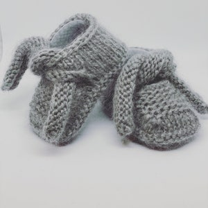 Knotted Baby Booties