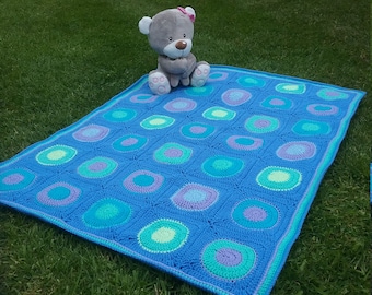 Baby cot blanket - Spots and Dots