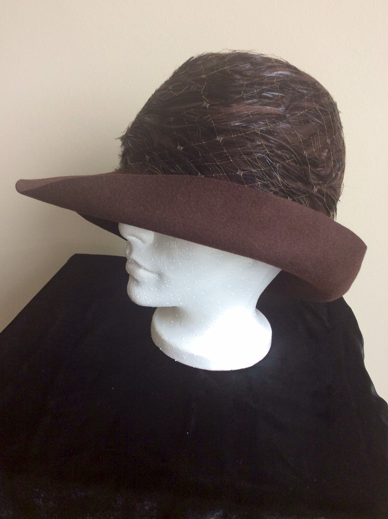 1940-50s Brown Feather Ladies Hat/ Furfelt Ladies Hat - Etsy display picture 2